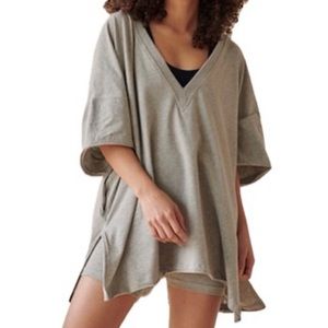 FREE PEOPLE Hot Shot Reversible V-Neck Top - Heather Grey
